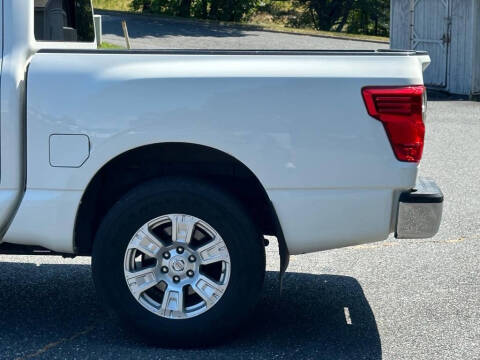 2017 Nissan Titan S
