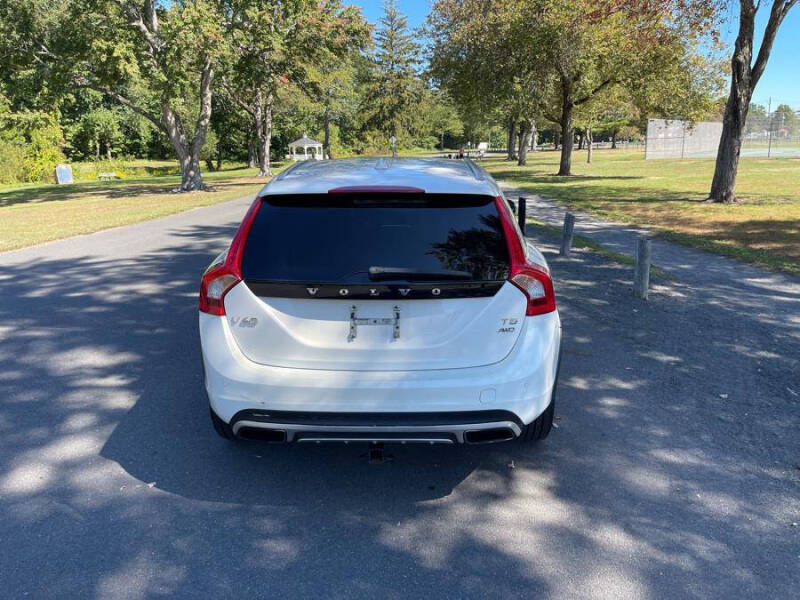 2015 Volvo V60 Cross Country T5