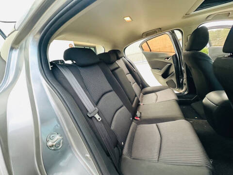 2015 Mazda MAZDA3 i Touring