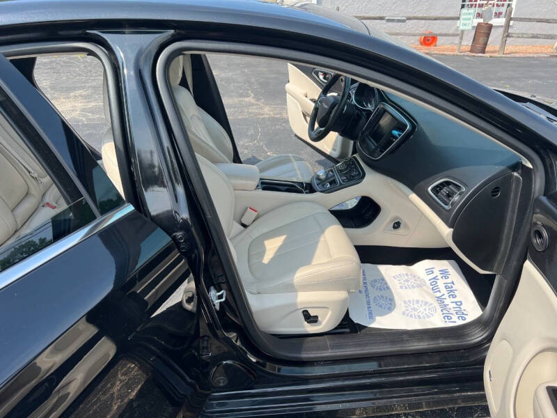 2016 Chrysler 200 C