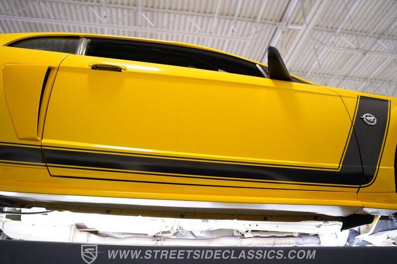 2004 Ford Mustang GT Deluxe
