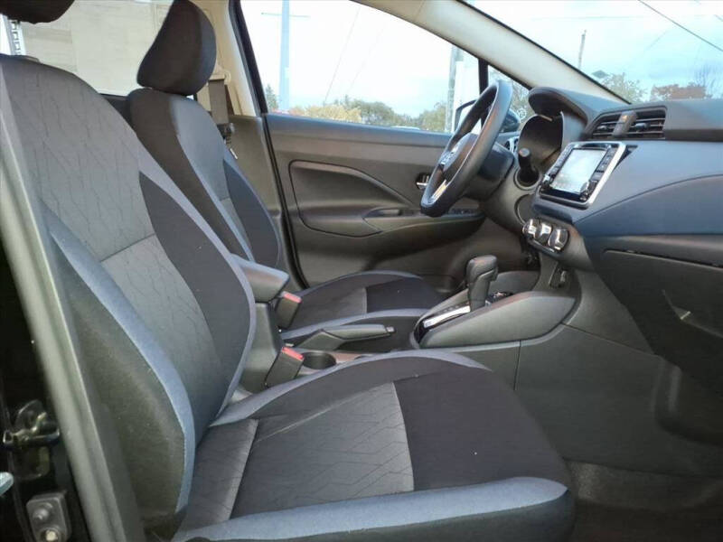 2025 Nissan Versa SV