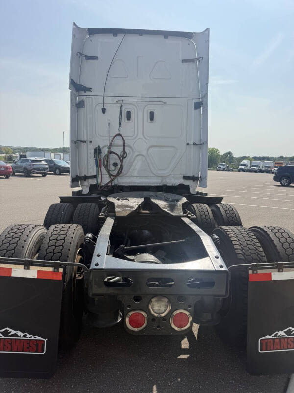2021 Freightliner Cascadia