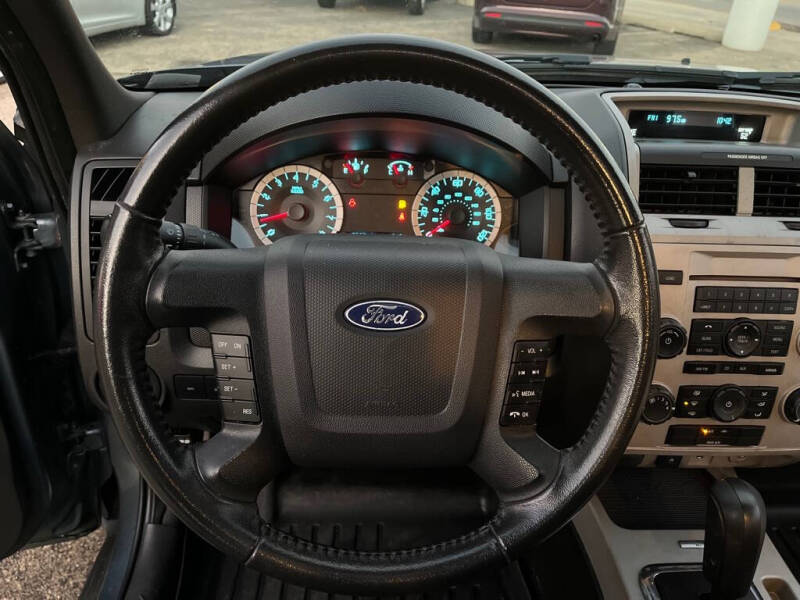 2010 Ford Escape XLT photo 19