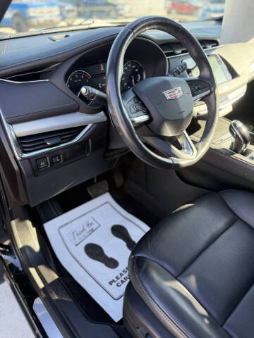 2020 Cadillac XT4 Premium Luxury