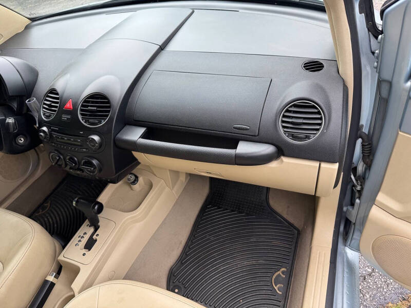 2010 Volkswagen New Beetle
