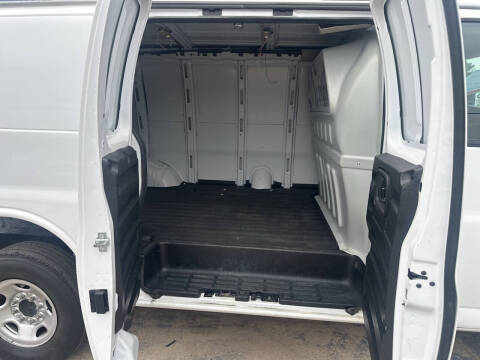 2023 Chevrolet Express 2500