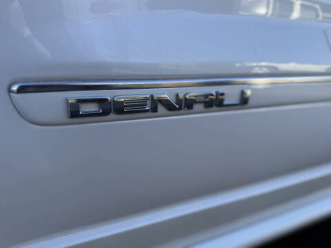 2016 GMC Acadia Denali