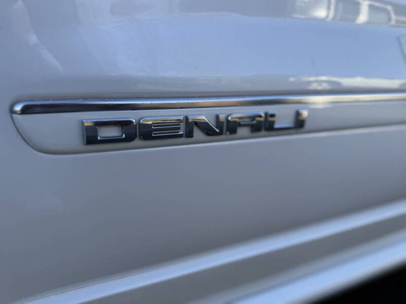 2016 GMC Acadia Denali