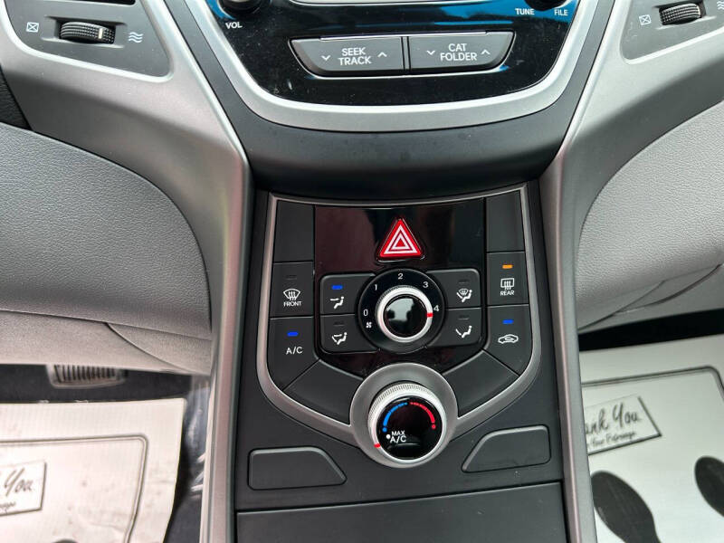 2015 Hyundai Elantra SE