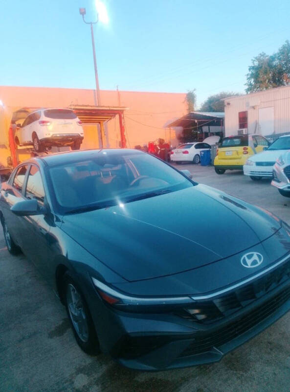 2024 Hyundai Elantra SE