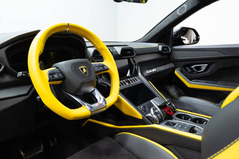 2022 Lamborghini Urus