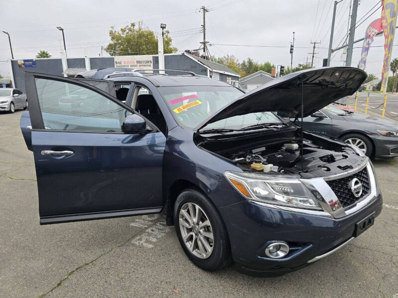 2016 Nissan Pathfinder SV