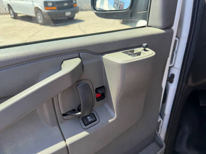 2017 Chevrolet Express 2500