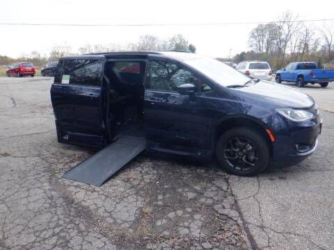 2019 Chrysler Pacifica for sale at Mobility Motors LLC - A Wheelchair Van in Battle Creek MI