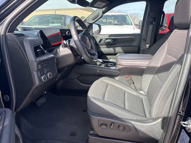 2025 Chevrolet Suburban LS