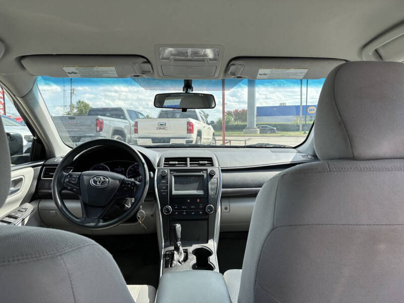 2017 Toyota Camry LE