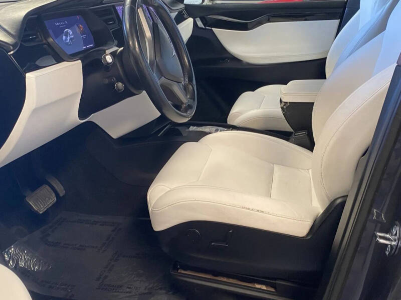 2019 Tesla Model X Standard Range