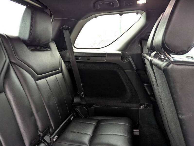 2017 Land Rover Discovery SE