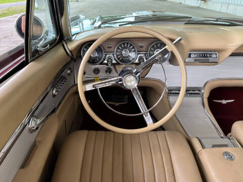 1961 Ford Thunderbird