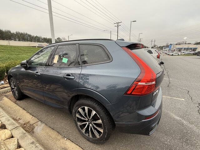2025 Volvo XC60 B5 Plus Dark Theme