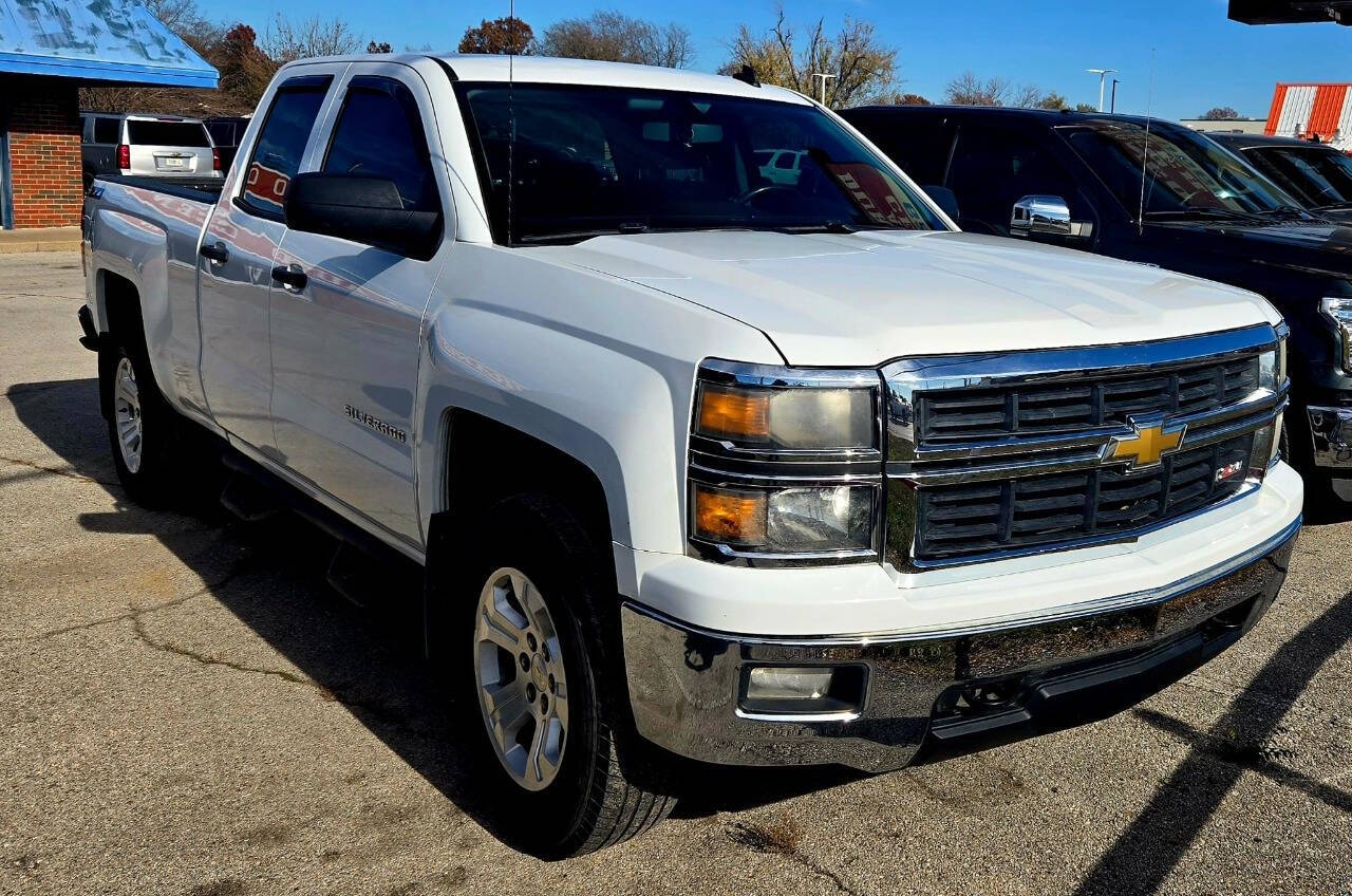 2014 Chevrolet Silverado 1500 for sale at DURANGO AUTO CENTER LLC in Tulsa, OK