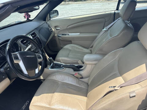 2013 Chrysler 200 Limited