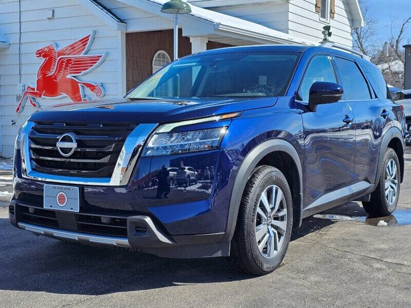 2023 Nissan Pathfinder SL