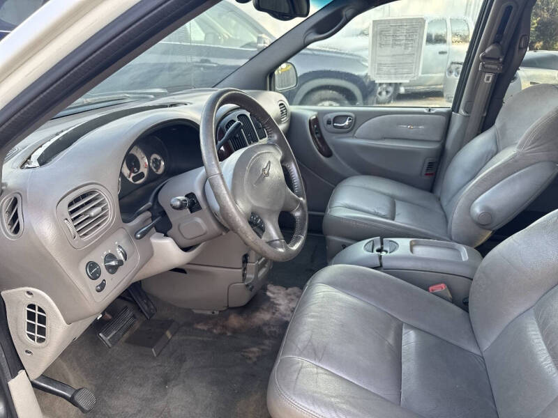 2001 Chrysler Town and Country Limited