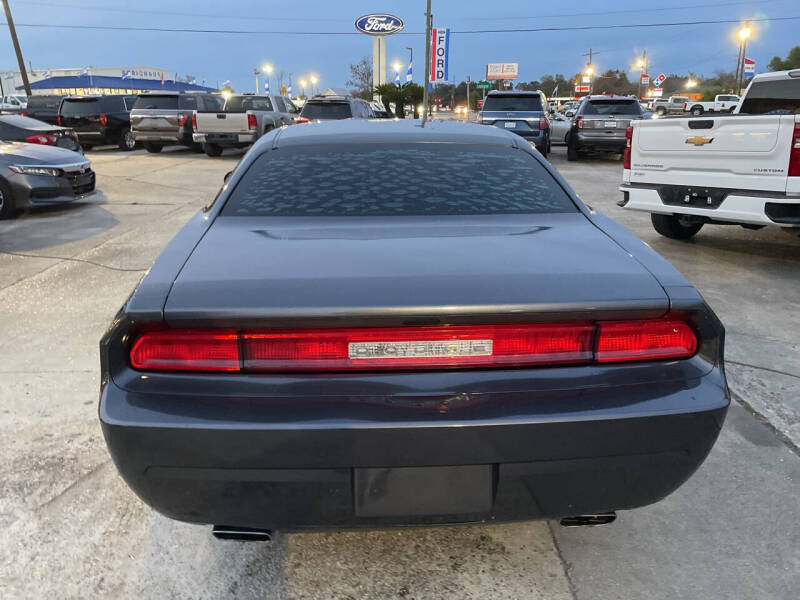 2013 Dodge Challenger SXT Plus
