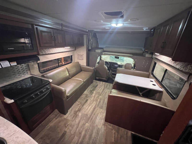 2016 Forest River Sunseeker 2860DS Class C
