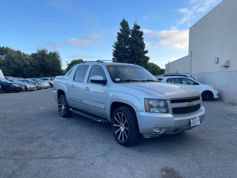 2011 Chevrolet Avalanche for sale at Blue Eagle Motors in Fremont CA