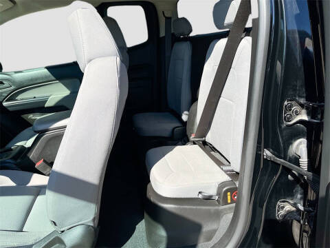 2022 GMC Canyon Elevation Standard