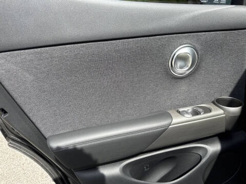 2025 Genesis GV60 Standard