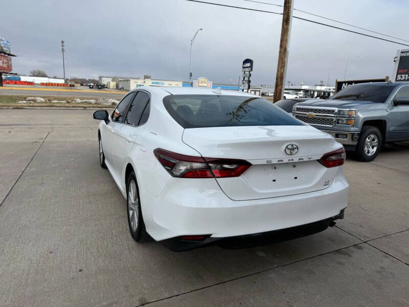 2022 Toyota Camry LE