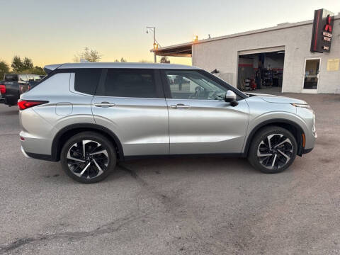 2024 Mitsubishi Outlander SE