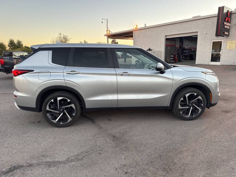 2024 Mitsubishi Outlander SE