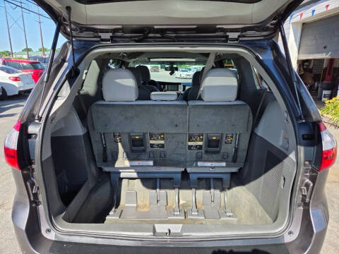2017 Toyota Sienna XLE 7-Passenger