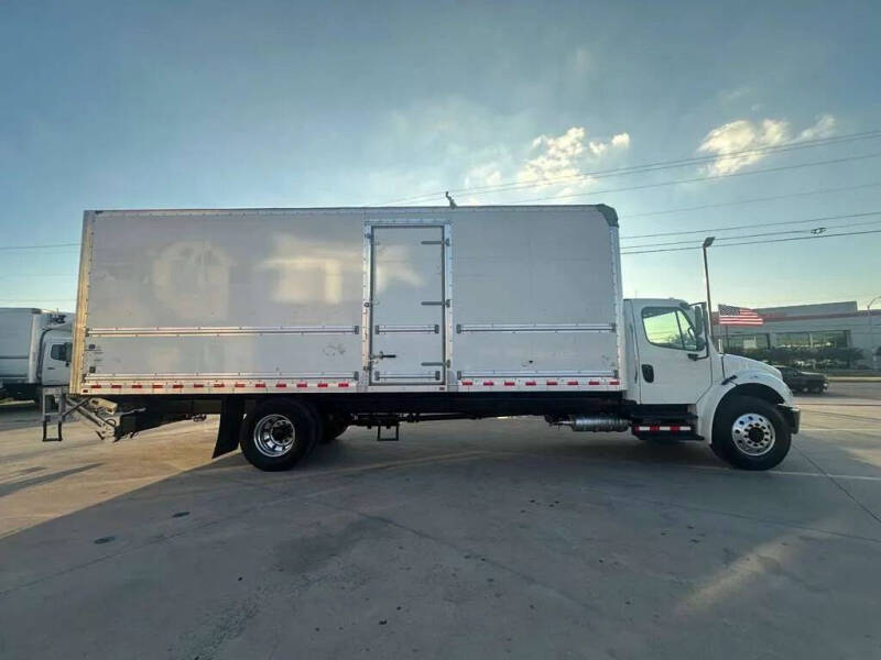 2020 Freightliner M2 106