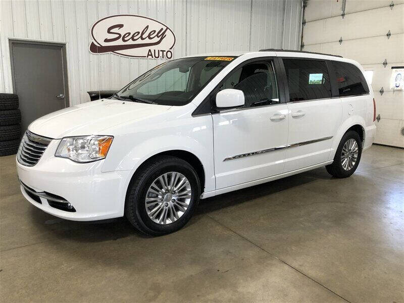 2015 Chrysler Town and Country Touring-L