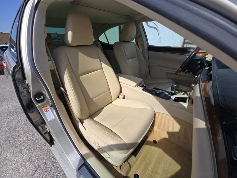 2013 Lexus ES 300h