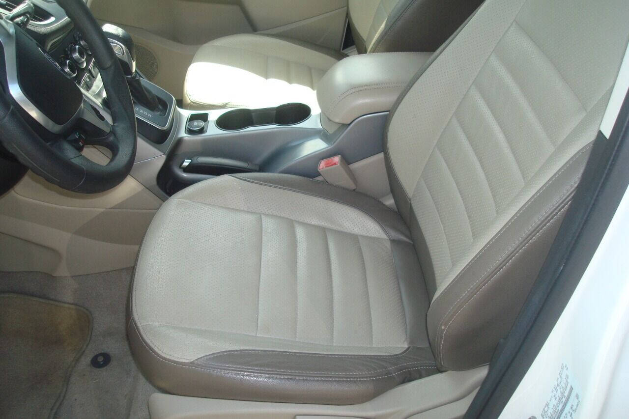 White 2013 Ford Escape SE SE 4dr SUV 3