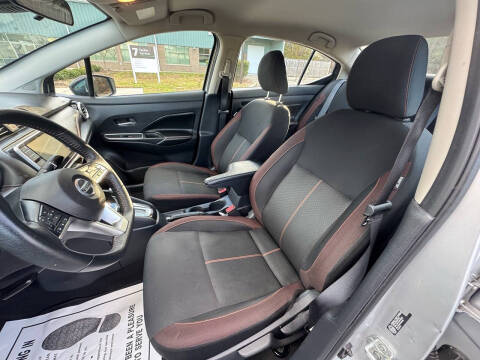 2022 Nissan Versa SR