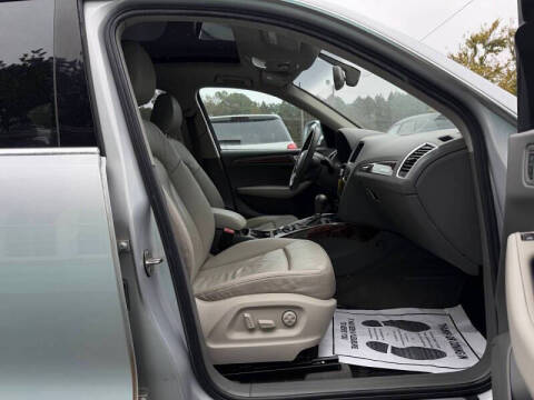 2011 Audi Q5 2.0T quattro Premium Plus