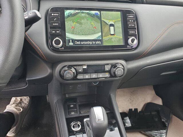 2024 Nissan Kicks SR