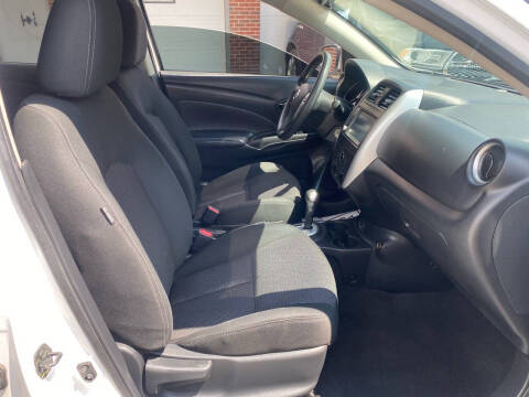 2019 Nissan Versa SV