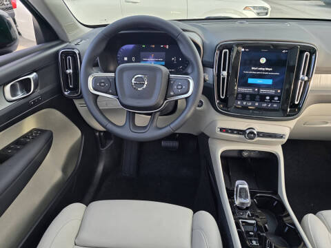 2026 Volvo XC40 B5 Plus