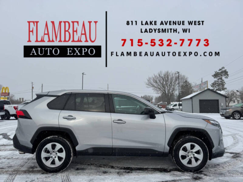 2024 Toyota RAV4 LE's photo