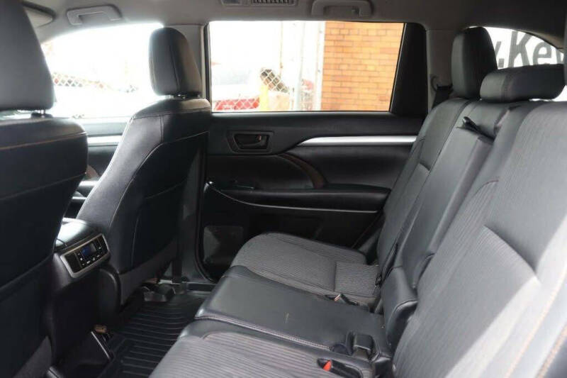 2016 Toyota Highlander LE Plus