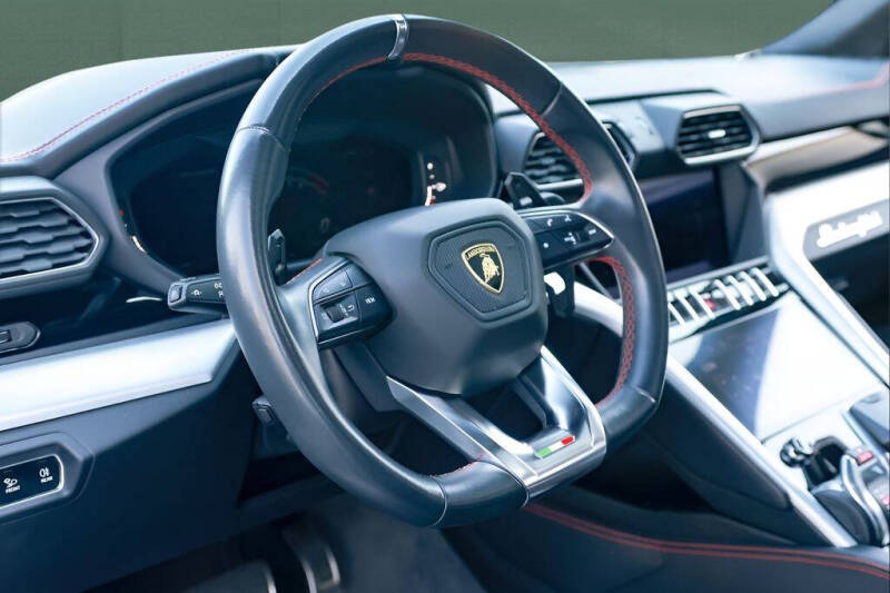 2023 Lamborghini Urus S
